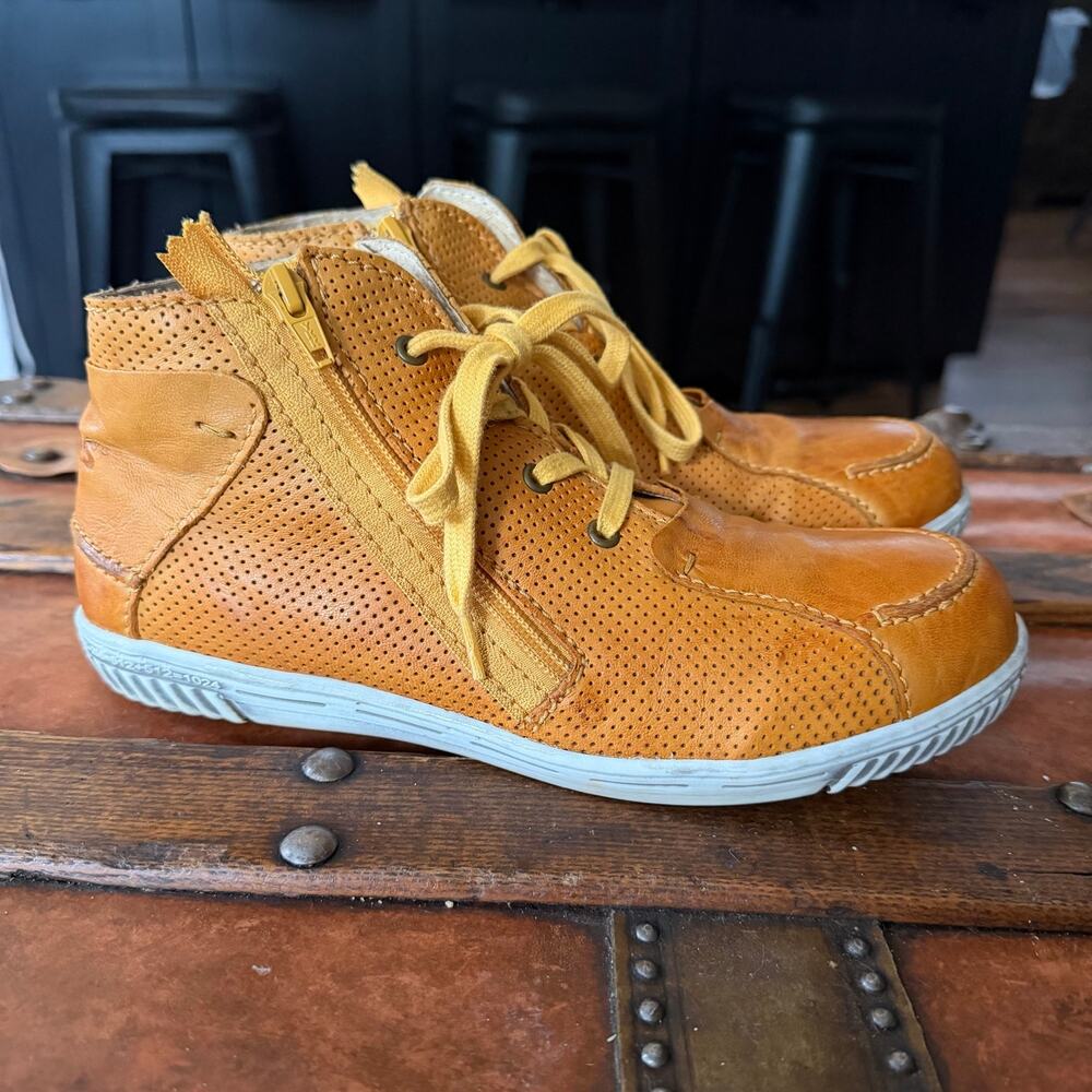 Rovers Lace Up Ankle Boot